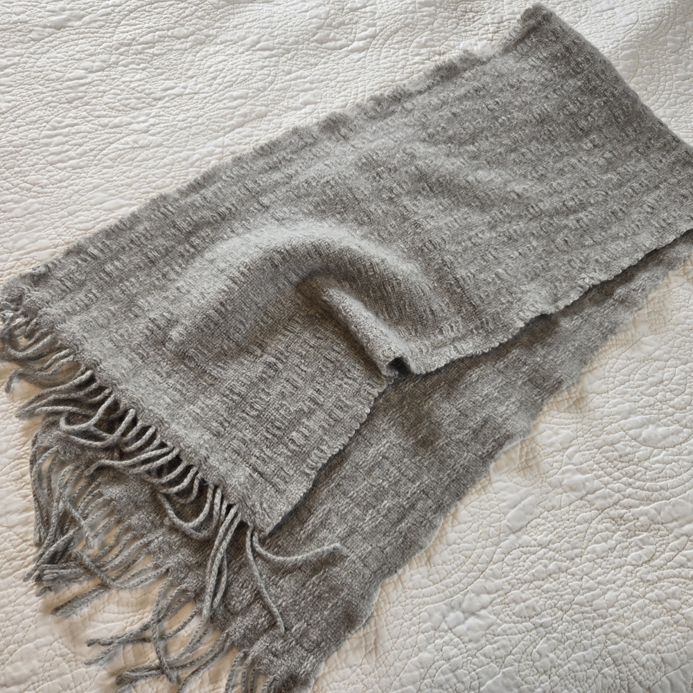Amicale Cashmere Gray Scarf